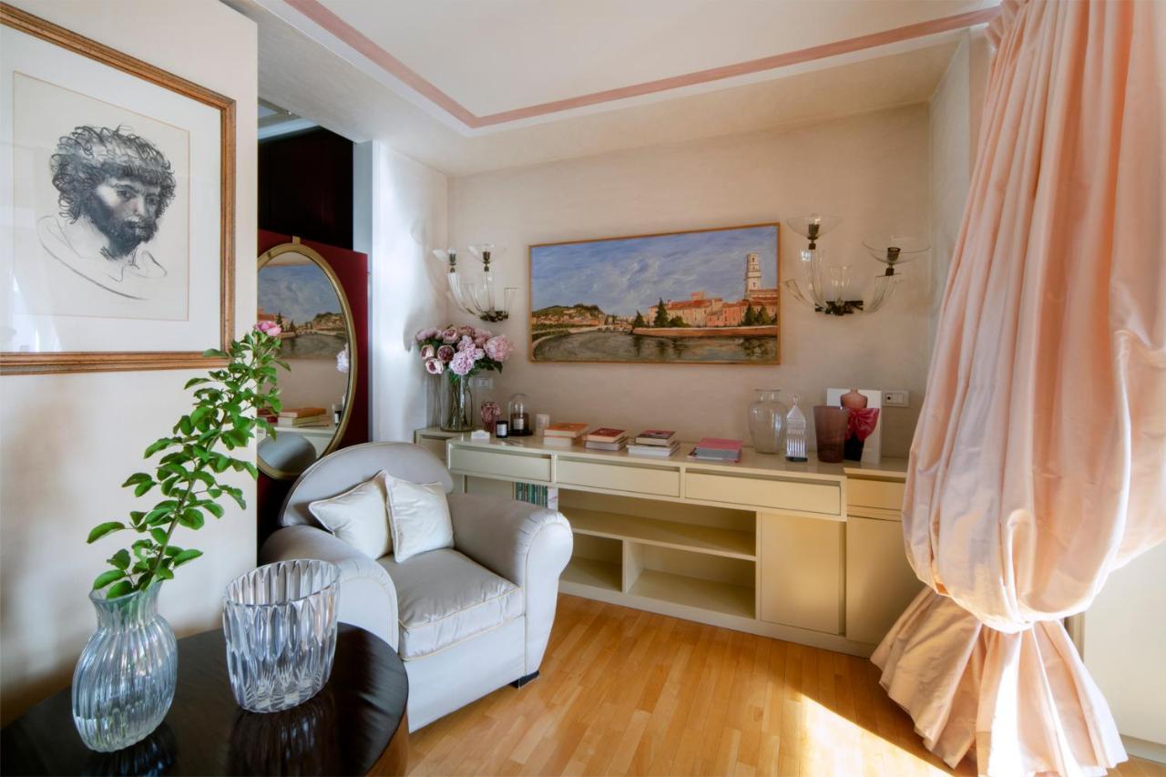 Il Garofano Rosa Apartment เวโรนา ภายนอก รูปภาพ