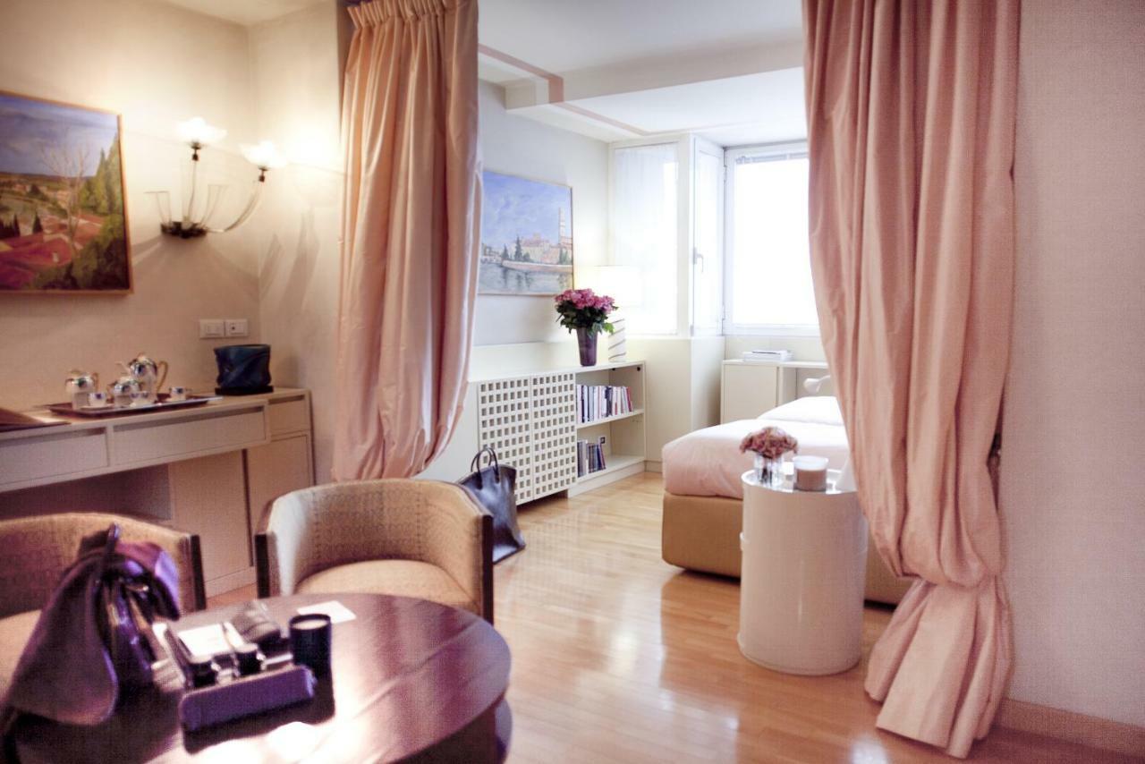 Il Garofano Rosa Apartment เวโรนา ภายนอก รูปภาพ