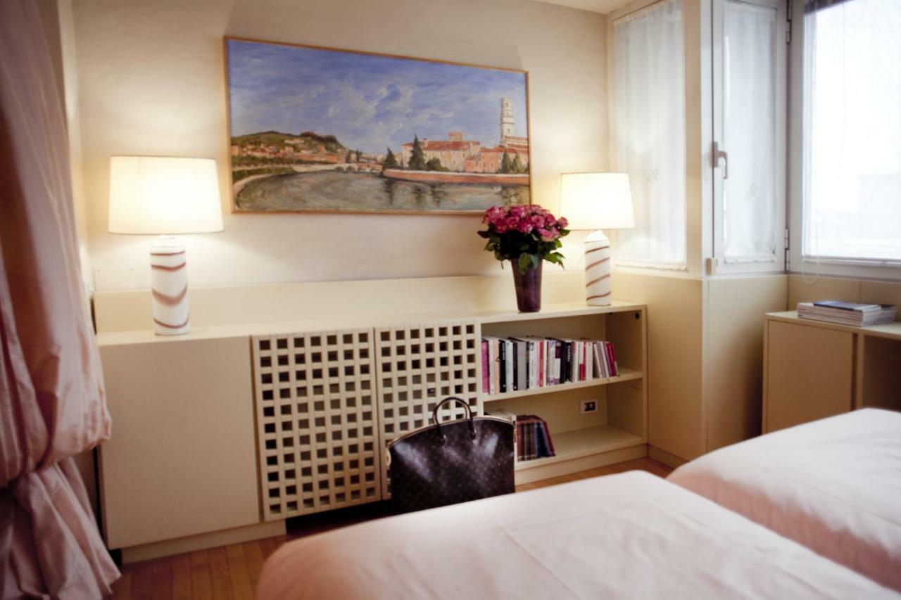 Il Garofano Rosa Apartment เวโรนา ภายนอก รูปภาพ