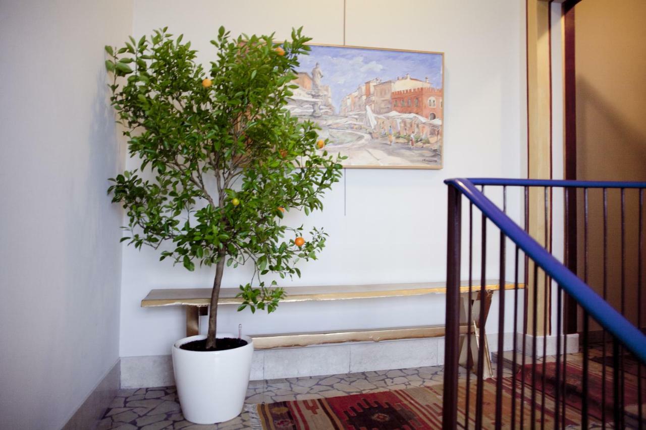 Il Garofano Rosa Apartment เวโรนา ภายนอก รูปภาพ